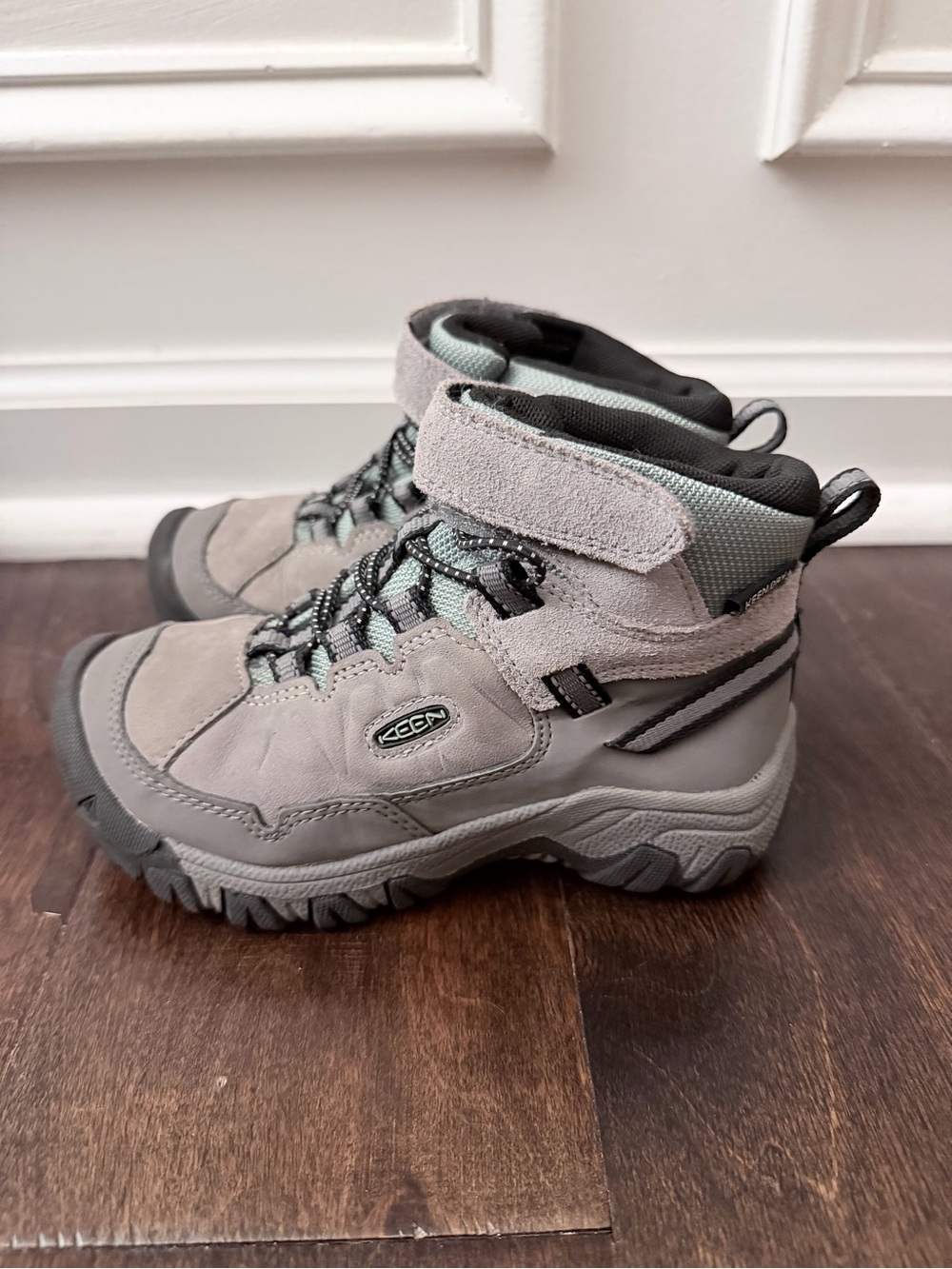 Keen Waterproof Boots Targhee IV Size 11 Little Kids EU 29